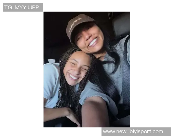 美媒分享库里一家六口温馨聚餐照片时光荏苒令人感慨不已 美媒分享库里一家六口温馨聚餐照片时光荏苒令人感慨不已