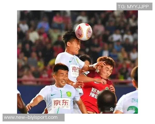 国安主帅解释半场换三人意图在于调整战术以扭转局势