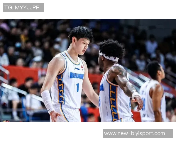 曾凡博半场表现抢眼7投5中高效砍下13分1助攻2盖帽正负值高达22